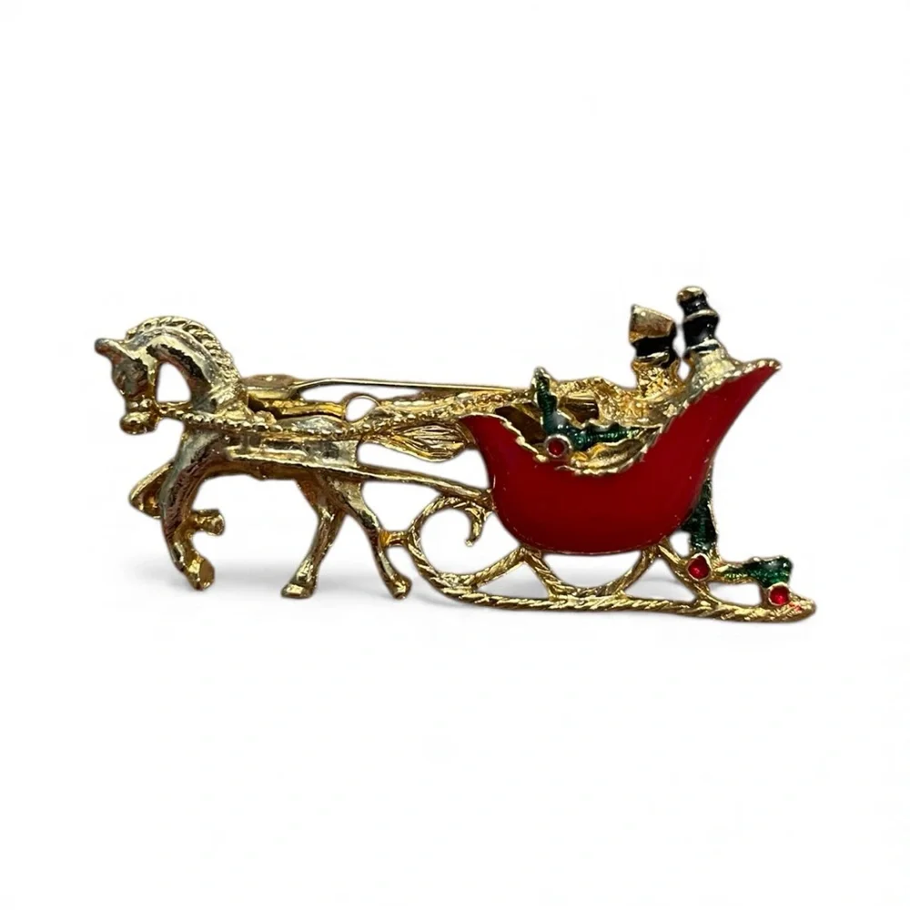 Vintage Gerry's Gold Tone Horse Drawn Sleigh Holiday Winter Brooch Christmas‎